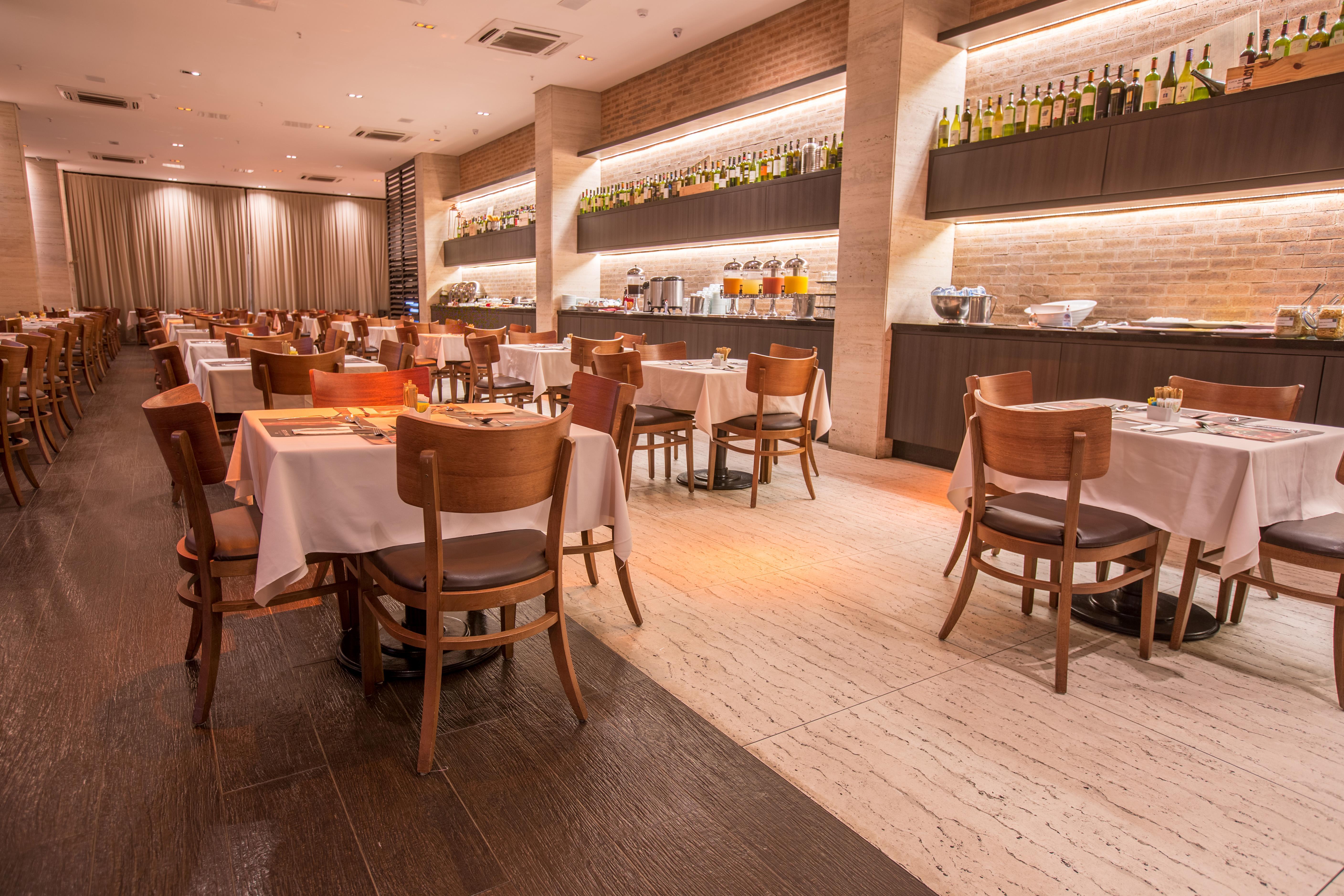 Cullinan Hplus Premium Brasilia Exterior foto Interior of the restaurant