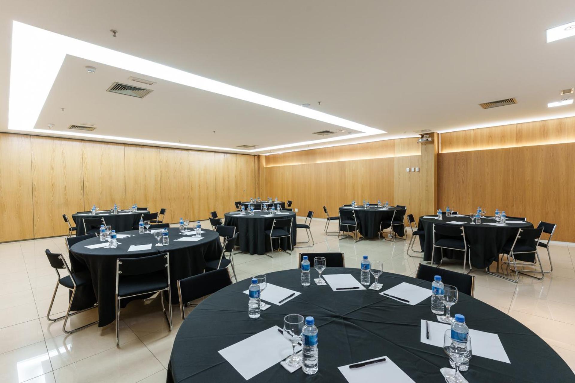 Cullinan Hplus Premium Brasilia Exterior foto